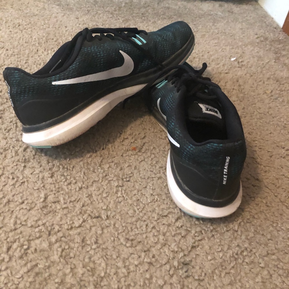 Nike tennis shoes